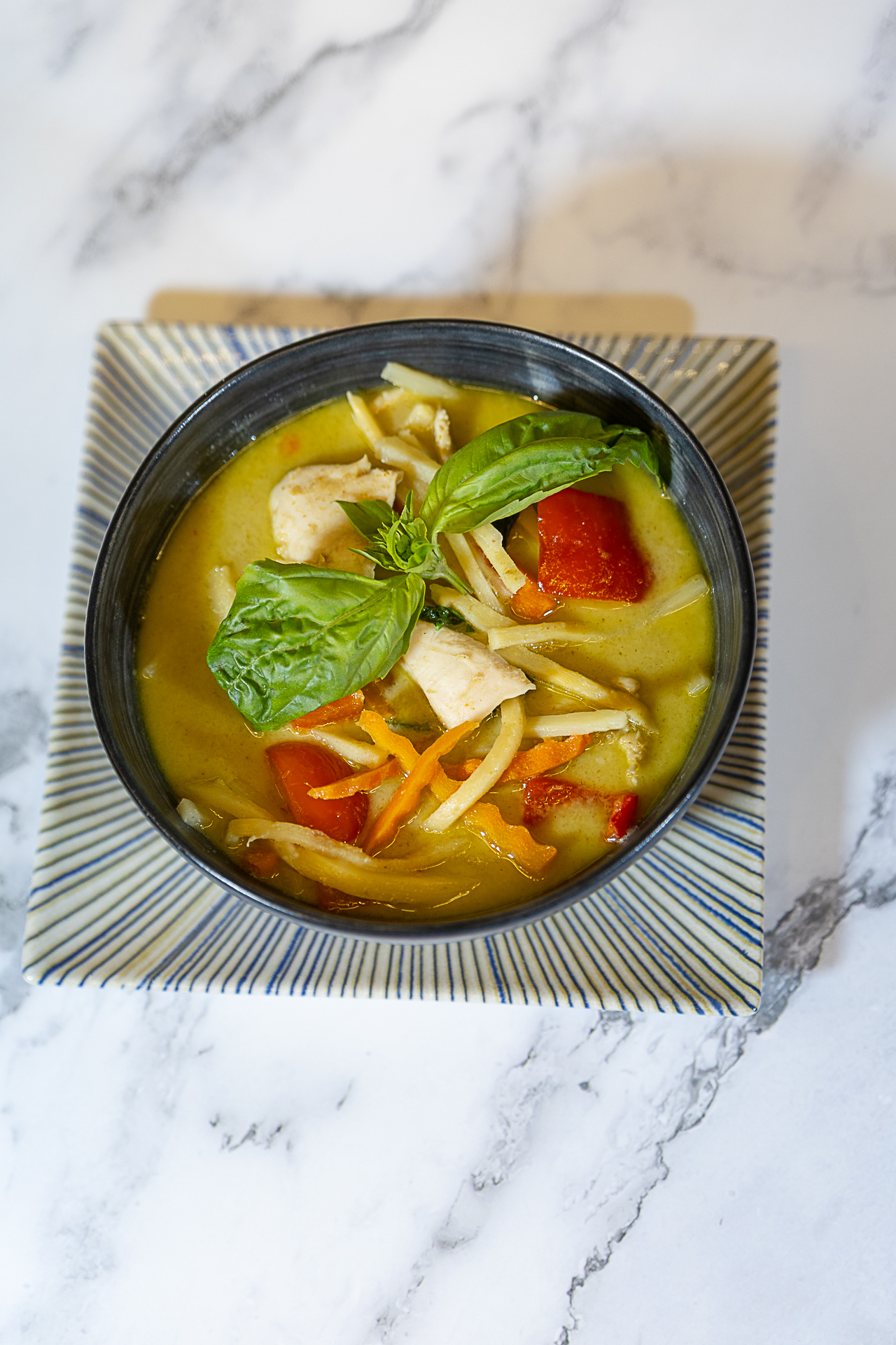 Curry Verde - Pollo con leche de coco y verduras